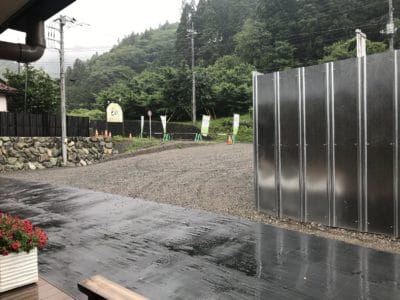 本降りの雨